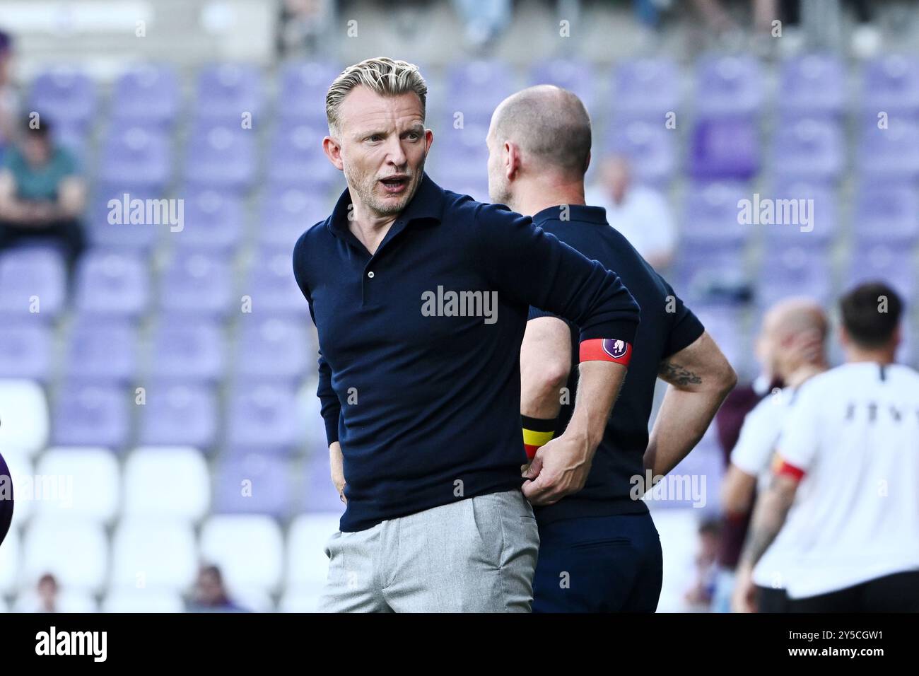 Liegi, Belgio. 21 settembre 2024. Il capo-allenatore del Beerschot Dirk Kuyt, nella foto durante una partita di calcio tra Beerschot va e Sint-Truiden VV, ad Anversa, l'otto giorno della stagione 2024-2025 della prima divisione del campionato belga "Jupiler Pro League", sabato 21 settembre 2024. BELGA PHOTO MAARTEN STRAETEMANS credito: Belga News Agency/Alamy Live News Foto Stock