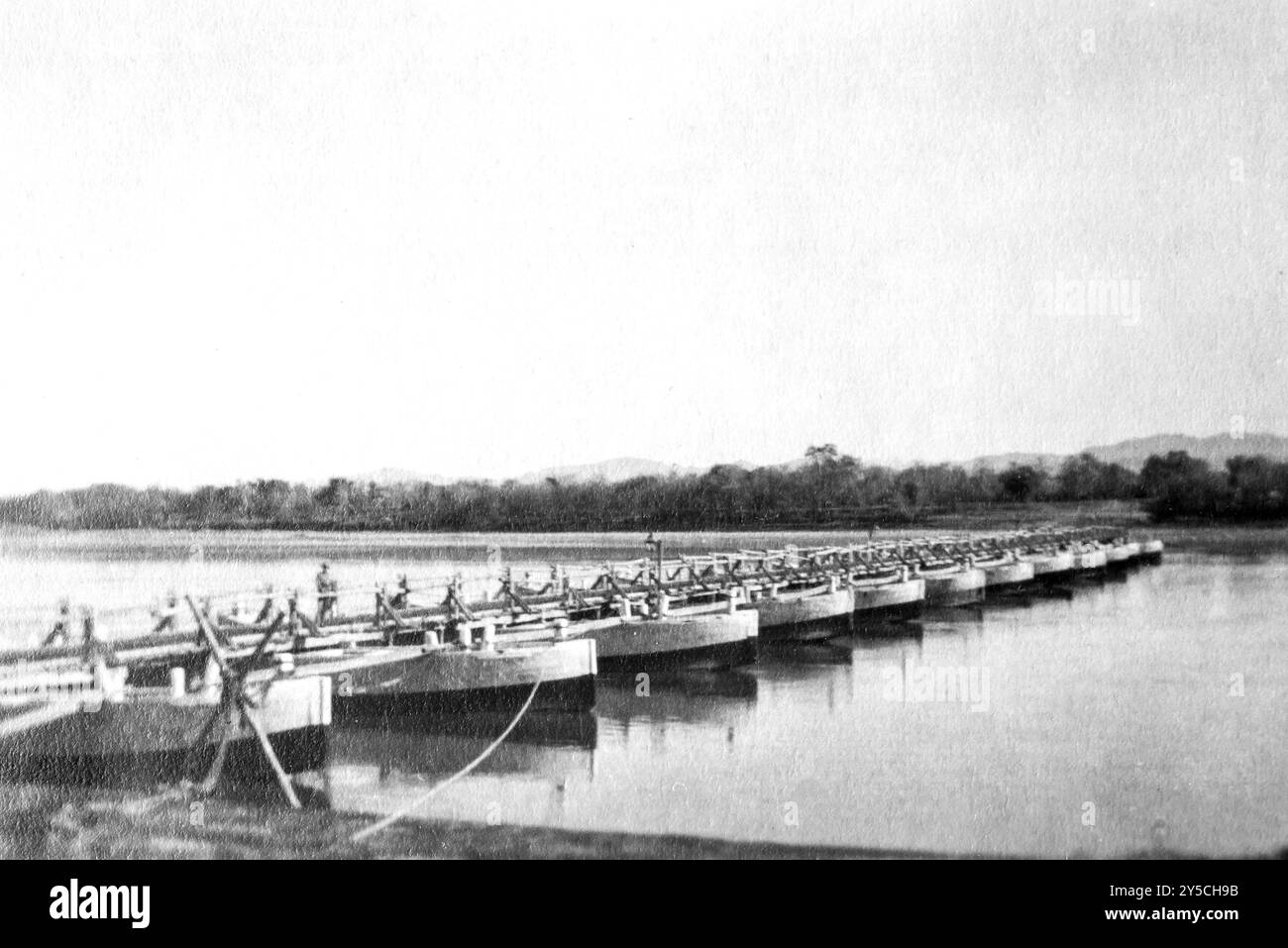 WWI 1916 North West Frontier, India britannica. Pontoon Bridge, Nowshera Foto Stock