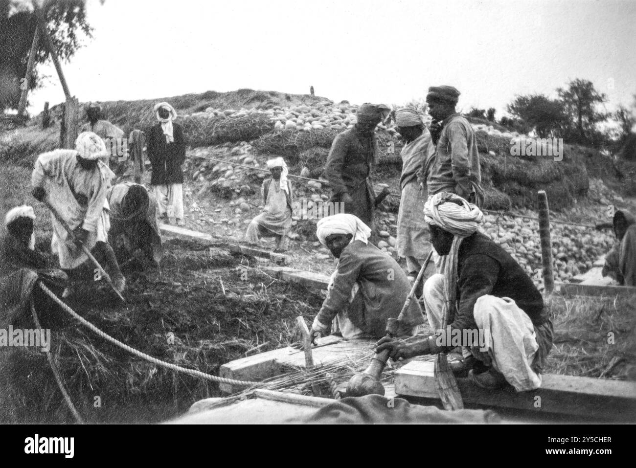 WWI 1916 North West Frontier, India britannica. Creazione di ponti Foto Stock