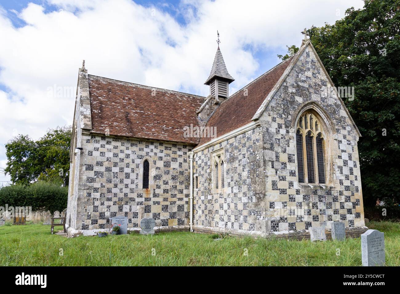 Chiesa di San Nicola di mira, Steeple Langford, Wiltshire, un edificio classificato Grade ll. Foto Stock