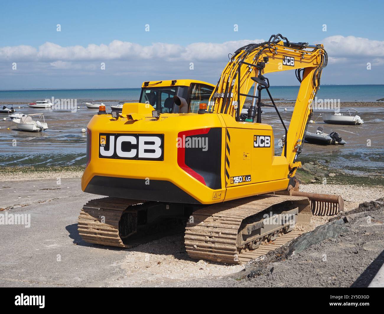 JCB 150XLC sulla spiaggia di la flotte, Île de Ré, Francia Foto Stock