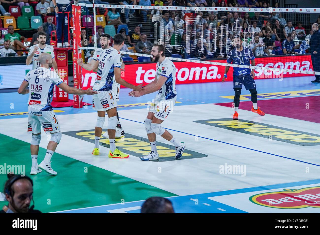 Esultanza trentina durante Itas Trentino vs vero Volley Monza, partita di Supercoppa Italiana maschile a Firenze, 21 settembre 2024 Foto Stock