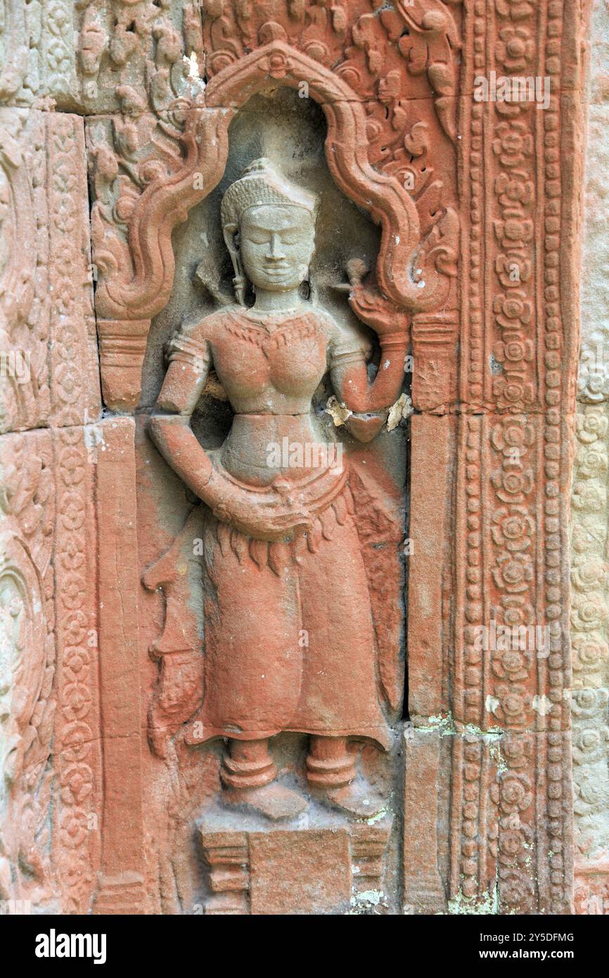 Apsara donna per metà umana e per metà divina dell'induismo e del buddismo Foto Stock