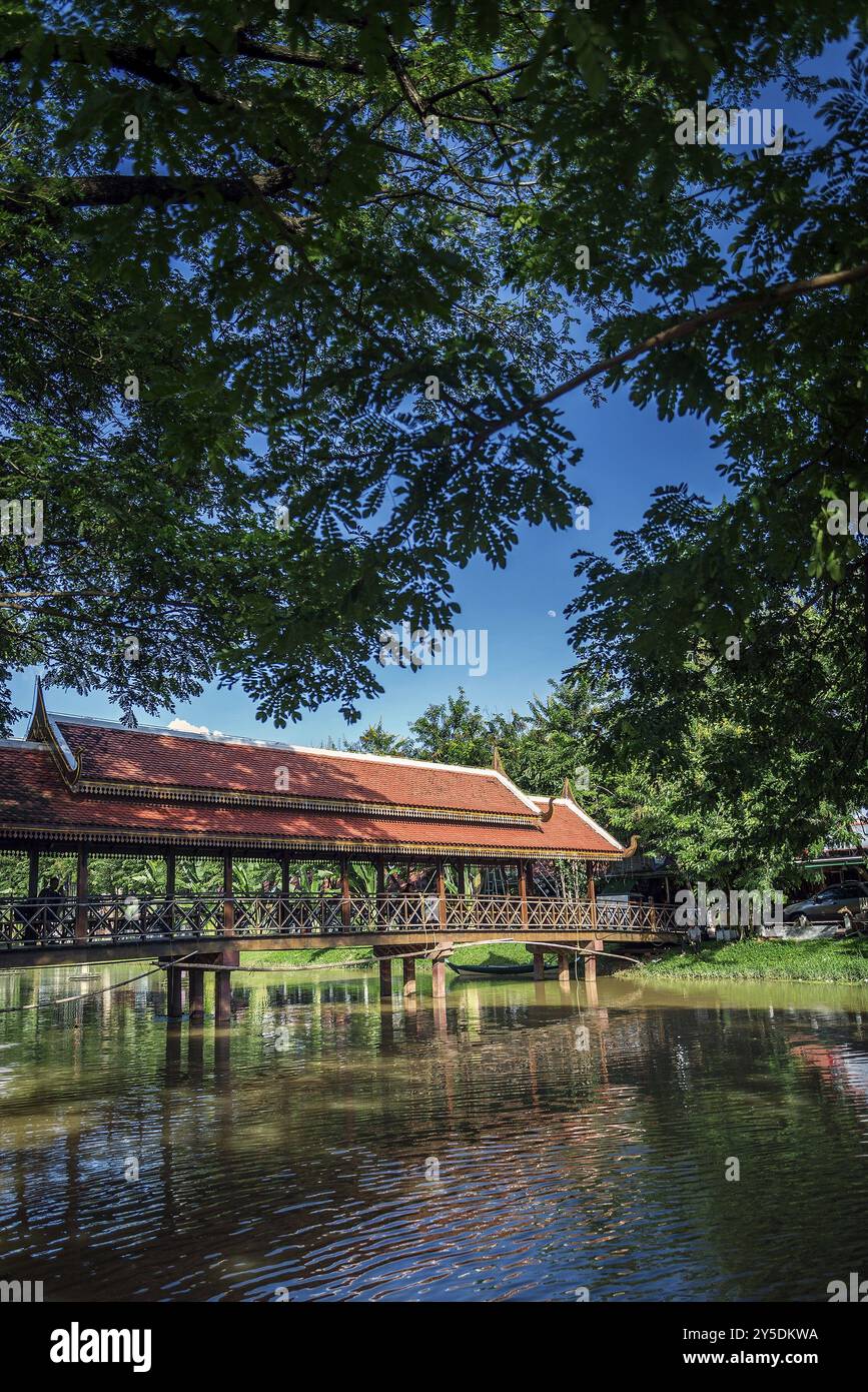 Il fiume nel centro di siem raccoglie l'area turistica della città vecchia in cambogia, vicino ad angkor wat Foto Stock