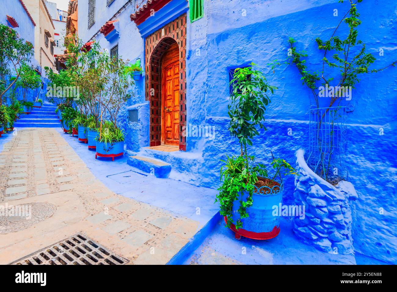 Chefchaouen, conosciuta anche come la Perla Blu, è una pittoresca cittadina sulle montagne del Rif nel nord del Marocco. Foto Stock