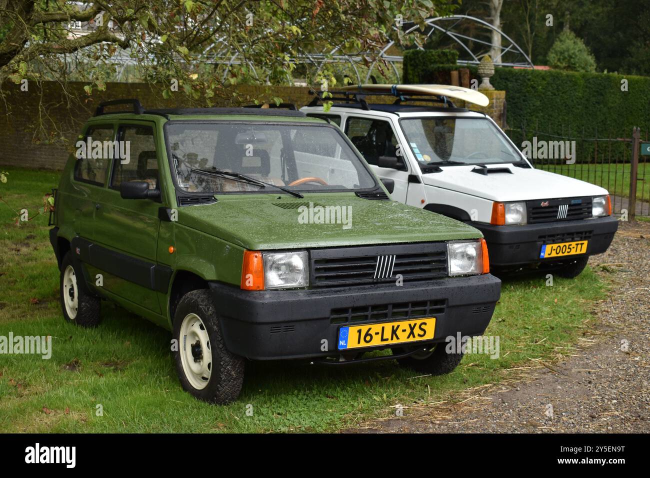 Beesd, Paesi Bassi - 13 settembre 2024: Due vecchie Fiat Panda Foto Stock