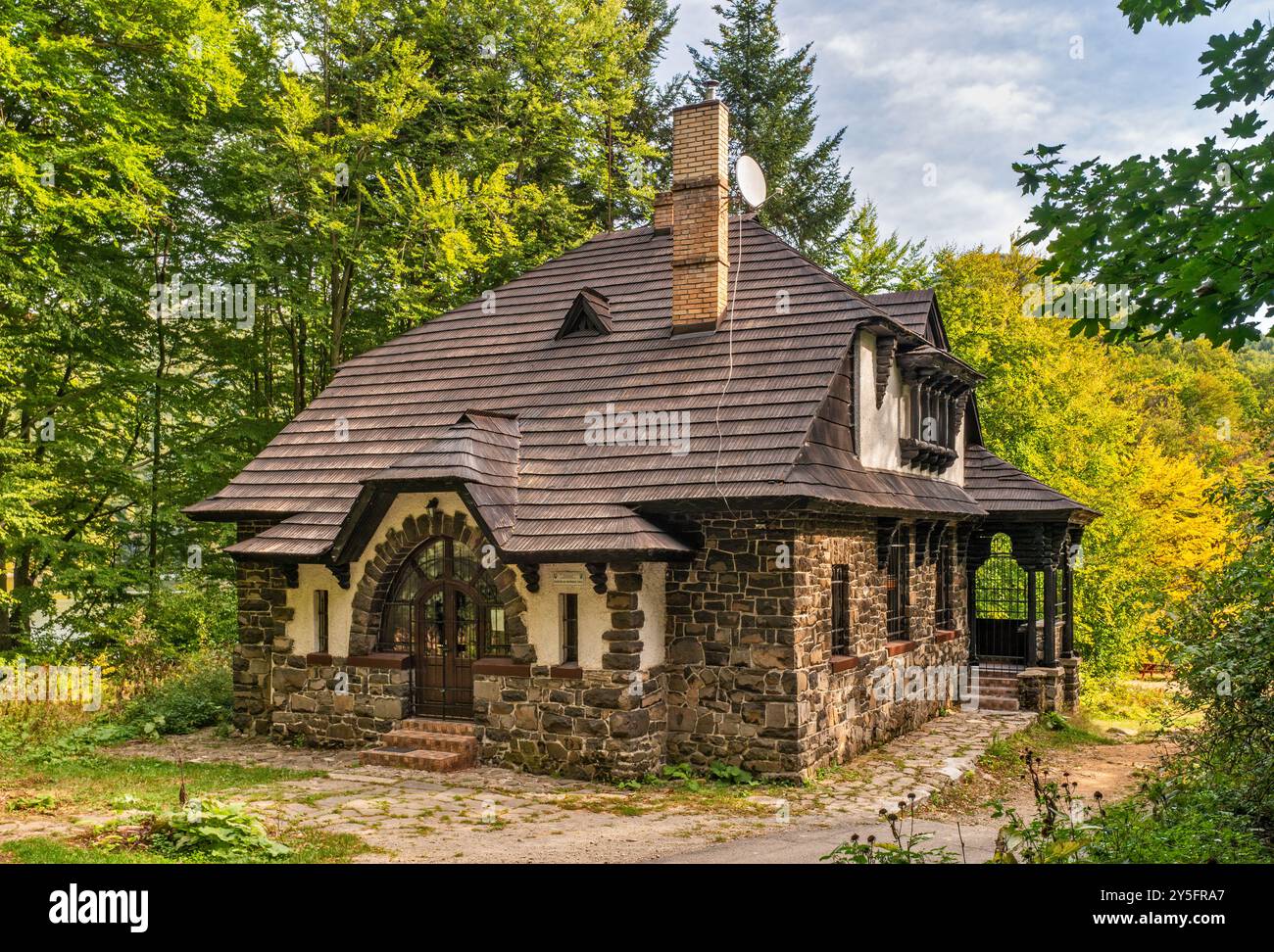 Mansion Morské oko, 1924 anni, sistemazione a Morské oko, lago nell'area protetta di Vihorlat, montagna di Vihorlat, Carpazi, regione di Kosice, Slovacchia Foto Stock