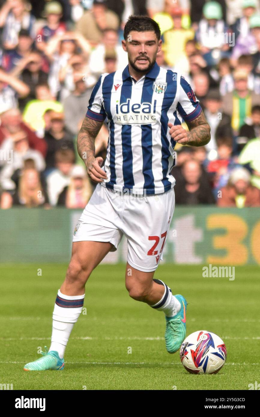 Birmingham, Regno Unito. 21 settembre 2024. West Bromwich Albion centrocampista Alex Mowatt (27) sul pallone durante il match tra West Bromwich Albion FC e Plymouth Argyle FC Sky BET EFL Championship all'Hawthorns, West Bromwich, Birmingham, Inghilterra, Regno Unito il 21 settembre 2024 Credit: Every Second Media/Alamy Live News Foto Stock