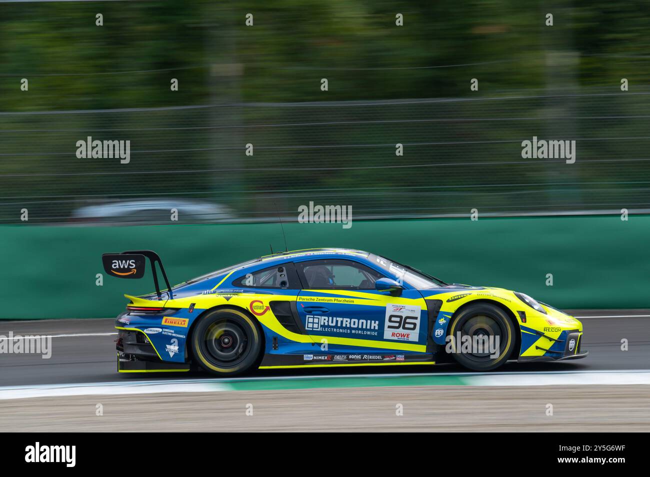 Julien ANDLAUER, Patric NIEDERHAUSER, Sven MULLER, di un team Rutronik Racing, su una Porsche 911 GT3 R (992) durante Fanatec GT Endurance Cup, Endurance Race a Monza, Italia, 22 settembre 2024 Foto Stock