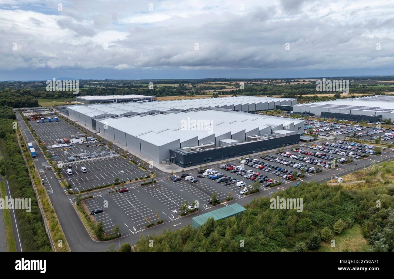 Vista aerea del Jaguar Land Rover Electric Propulsion Manufacturing Centre, Wolverhampton, Regno Unito. Foto Stock