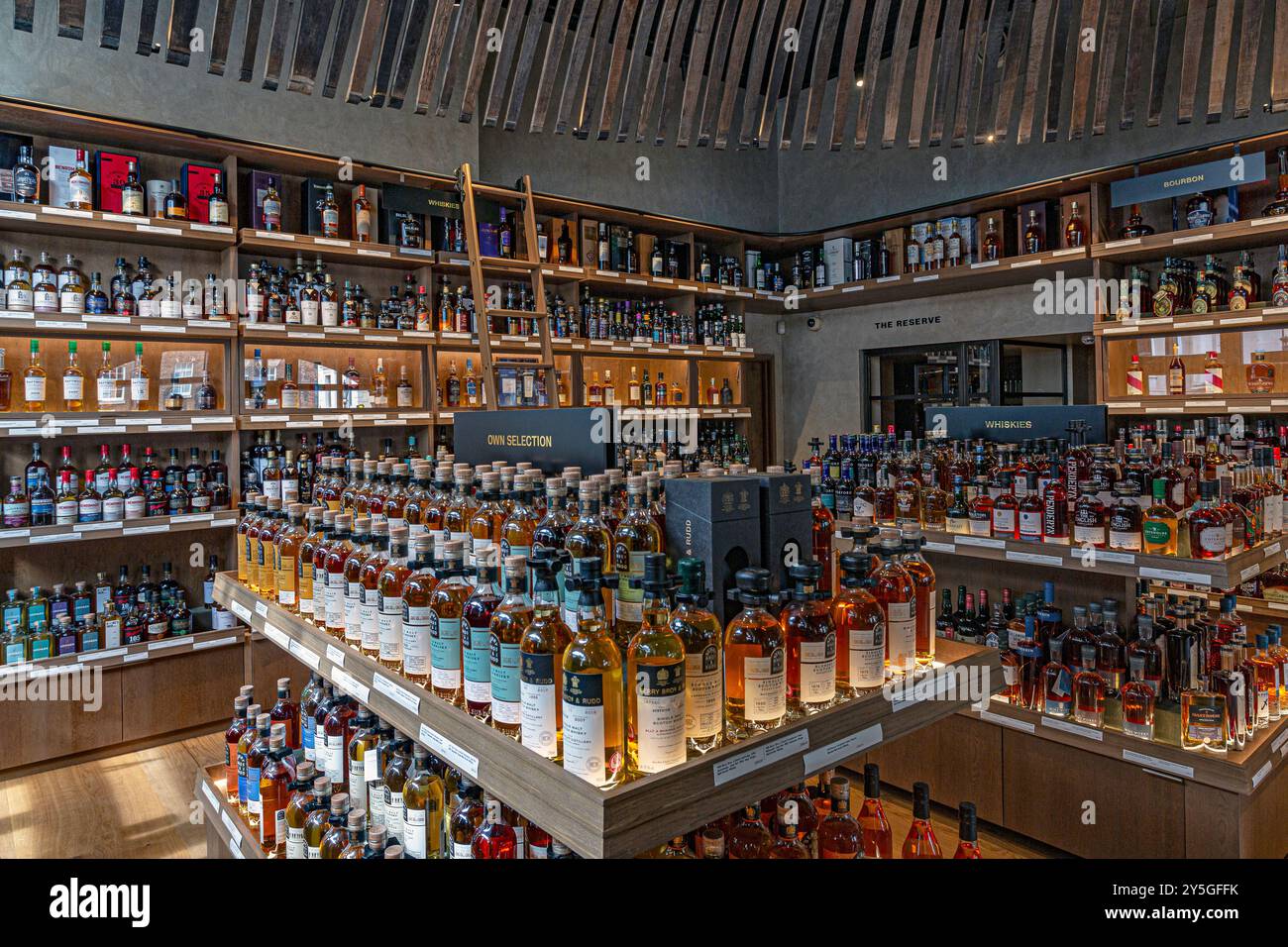 Bootmaker Berry Bros & Rudd Ltd, Wine and Spirit Merchants, St James's Street, Londra, Inghilterra. REGNO UNITO Foto Stock