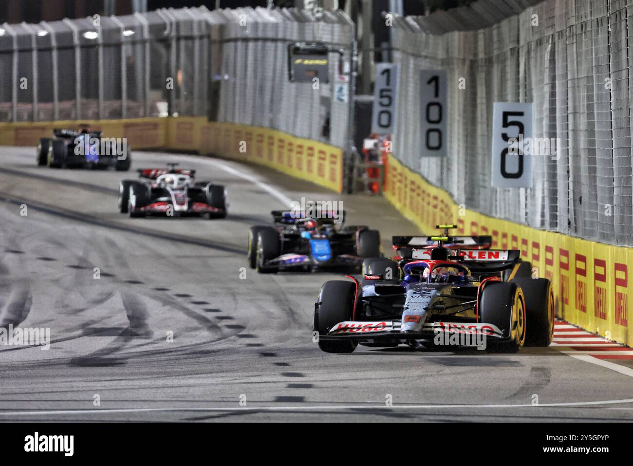 Singapore, Singapore. 22 settembre 2024. Yuki Tsunoda (JPN) camera e colazione VCARB 01. 22.09.2024. Formula 1 World Championship, Rd 18, Singapore Grand Prix, Marina Bay Street Circuit, Singapore, Race Day. Il credito fotografico dovrebbe essere: XPB/Alamy Live News. Foto Stock