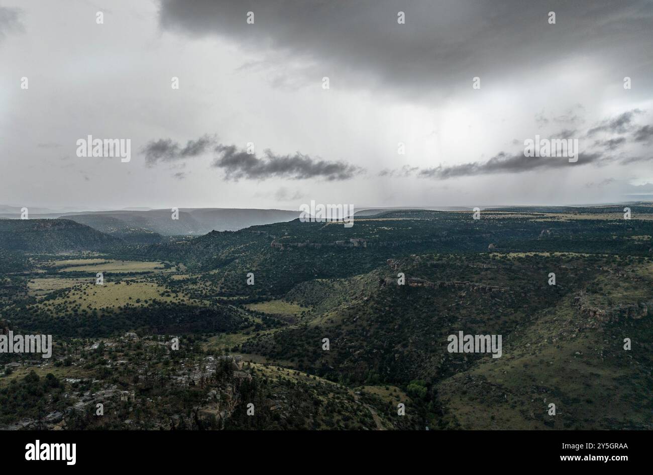 Vista aerea con drone sulla Gola del fiume canadese nel New Mexico orientale, Stati Uniti Foto Stock