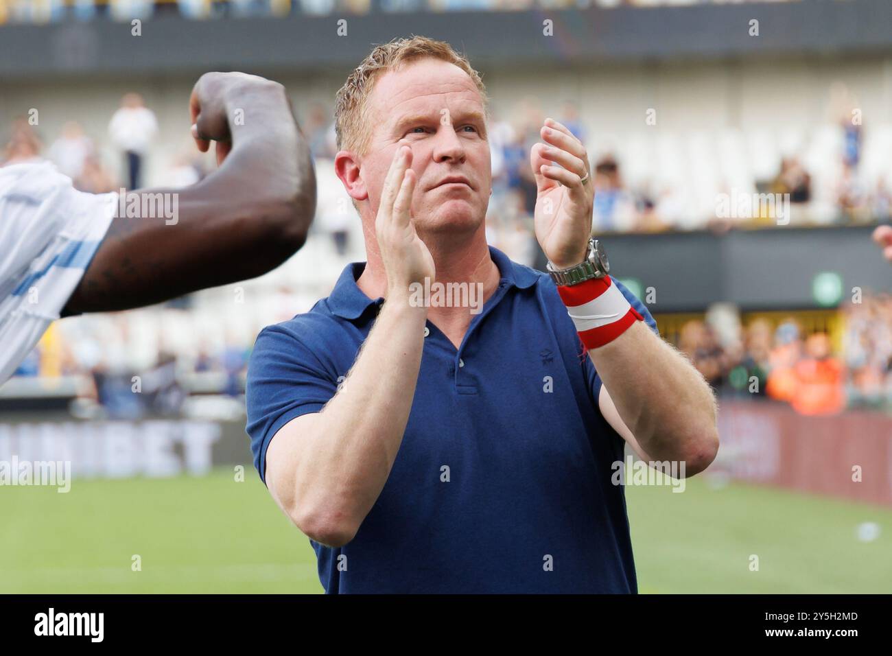 Il capo-allenatore di Gent Wouter Vrancken festeggia dopo aver vinto una partita di calcio tra Club Brugge KV e KAA Gent, domenica 22 settembre 2024 a Brugge, il giorno 8 della stagione 2024-2025 della prima divisione del campionato belga "Jupiler Pro League". BELGA FOTO KURT DESPLENTER Foto Stock