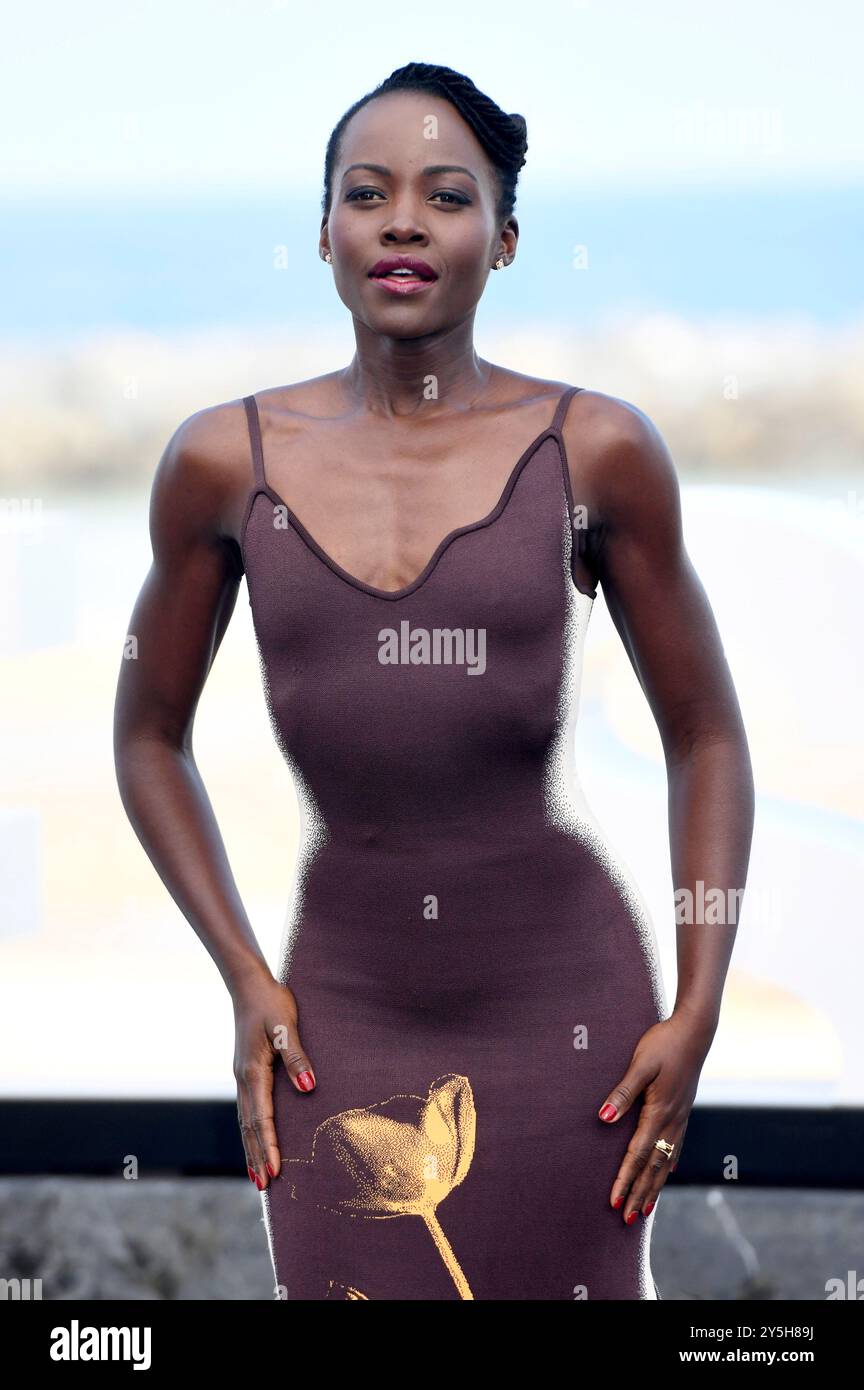 Lupita Nyong'o beim Photocall zum Animationsfilm 'The Wild robot / Der Wilde Roboter' auf dem 72. Internationalen Filmfestival San Sebastian / Festival Internacional de Cine de San Sebastián auf der Kursaal Terasse. San Sebastian, 22.09.2024 anni Foto Stock