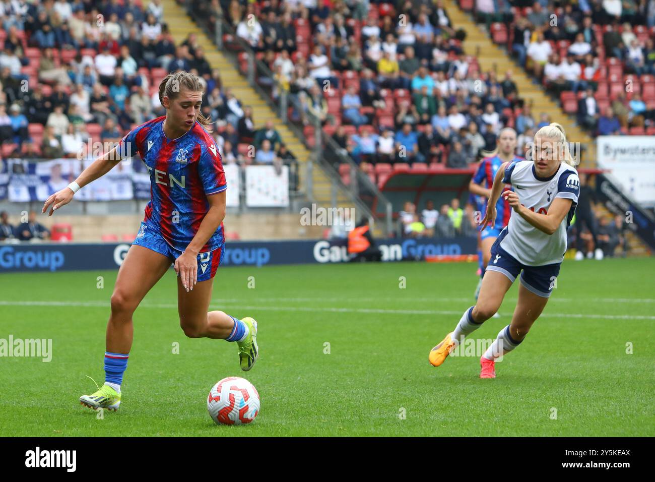 Londra, Regno Unito. 22 settembre 2024. Londra, Inghilterra, 22 settembre 2024: Molly-Mae Sharpe (8 Crystal Palace) durante la partita Womens Super League tra Tottenham Hotspur e Crystal Palace a Brisbane Road a Londra, Inghilterra (Alexander Canillas/SPP) crediti: SPP Sport Press Photo. /Alamy Live News Foto Stock