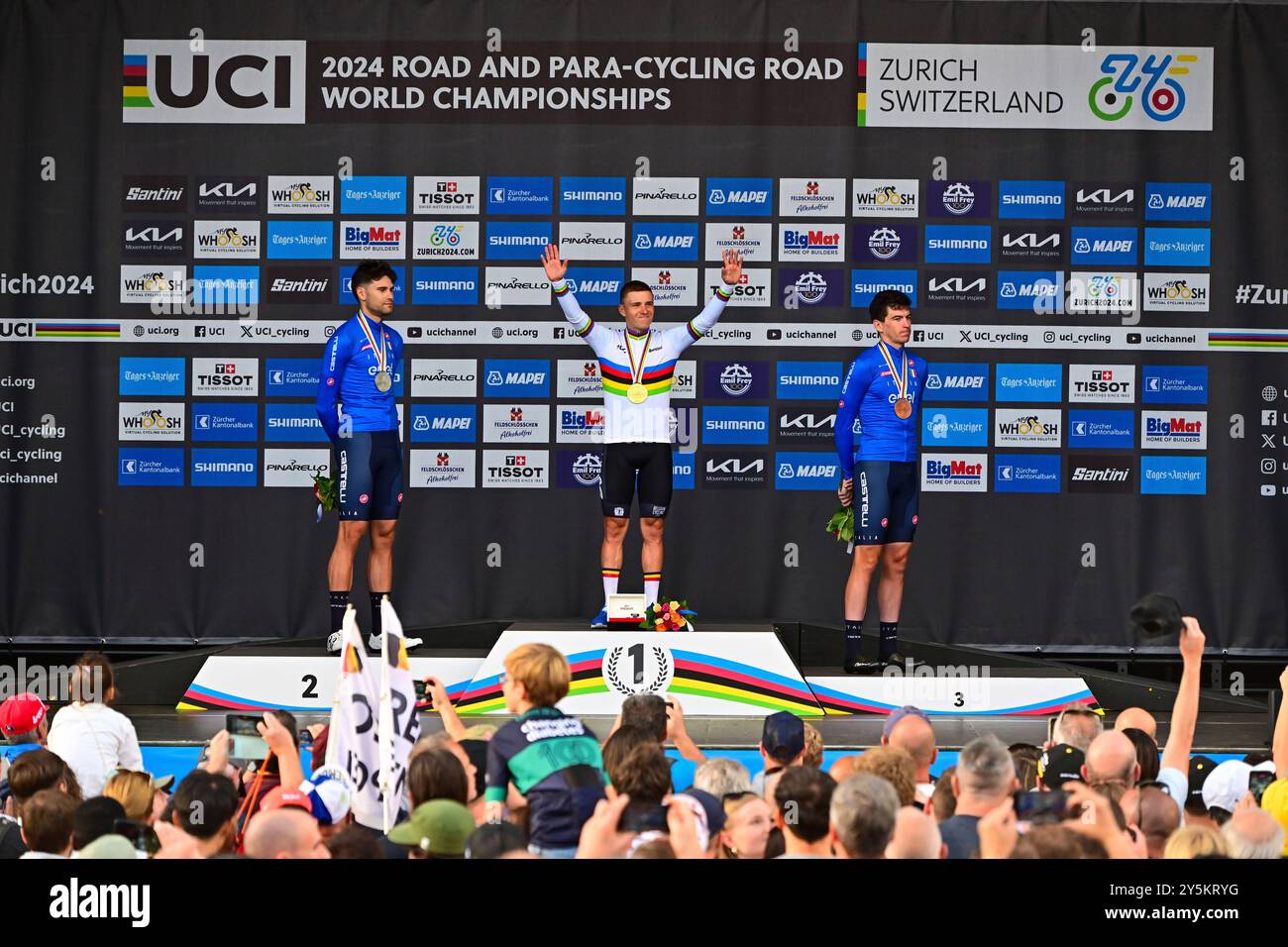 Siegerehrung Remco EVENEPOEL (Belgien, BEL) gewinnt vor Filippo GANNA, Edoardo AFFINI (Italien, Italy, ITA) das Elite-Einzelzeitfahrens der Männer (Men Elite Time Trial ITT UCI Road World Championships: 29, 9 km von Gossau nach Zürich) bei den UCI-Straßen- und Para-Cycling-Straßenweltmeisterschaften 2024 am Sonntag, den 22. Settembre 2024, a Zürich, Svizzera. Die Radsport WM findet vom 21. bis 29. Settembre 2024 um und in Zürich im Rahmen der 2024 UCI Road and Para-Cycling Road World Championships statt. Foto Stock