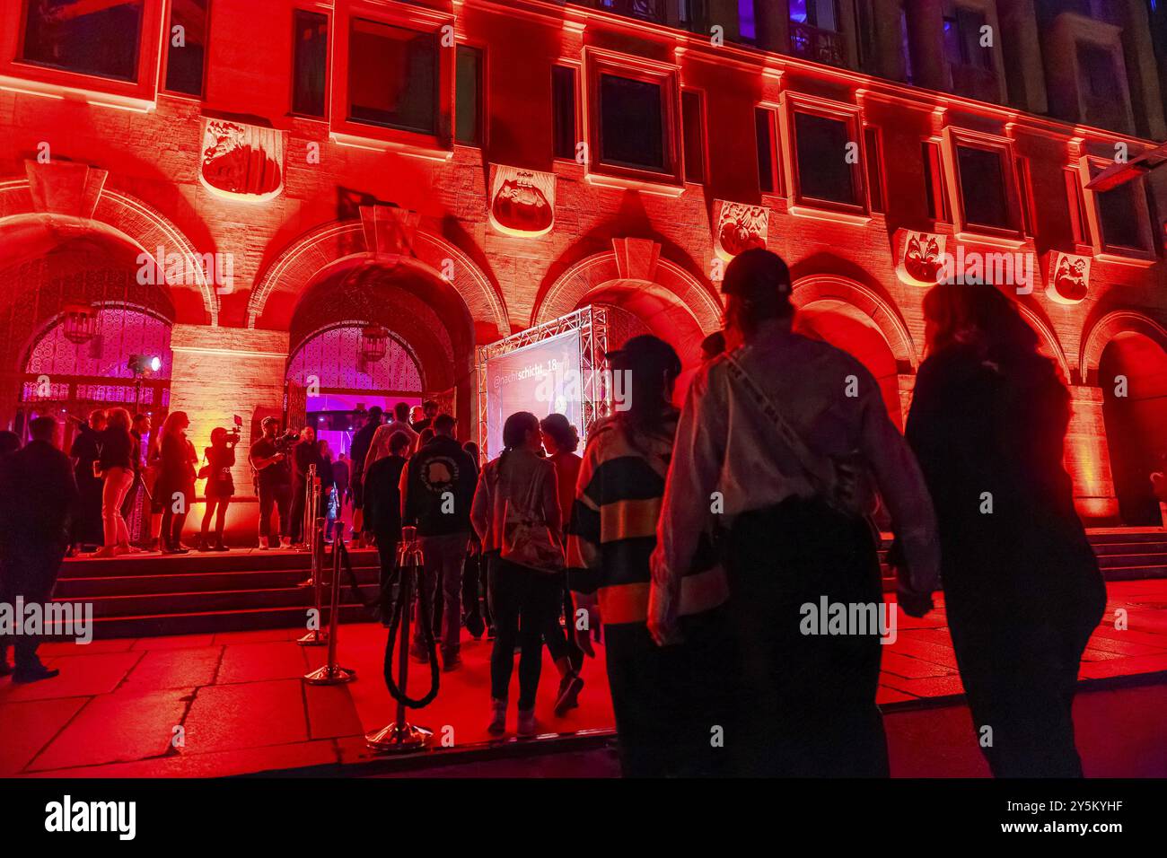 Il 18 settembre 2024, il @Nachtschicht è ricominciato alle 21:00 nel municipio di Dresda. I Dresdeners che quest'anno hanno compiuto 18 anni sono stati invitati a partecipare. Lo Foto Stock