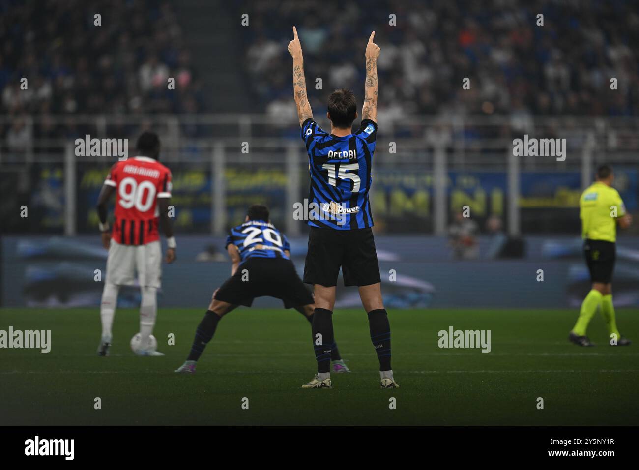 Francesco Acerbi dell'Inter FC durante la partita di calcio di serie A tra l'Inter FC e l'AC Milan il 22 settembre 2024 allo stadio Giuseppe Meazza San Siro Siro di Milano. Foto Tiziano Ballabio Foto Stock