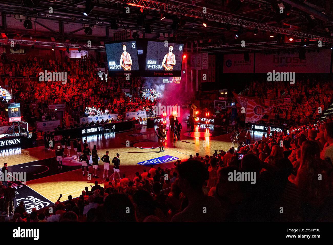 Bamberga, Germania. 22 settembre 2024. Halle. Brose Arena, vor Spielbeginn, Bamberg Baskets vs. Basketball Loewen Braunschweig, Basketball, easyCredit BBL, 1. Spieltag, 22.09.2024 foto: Eibner-Pressefoto/Guener Santemiz credito: dpa/Alamy Live News Foto Stock