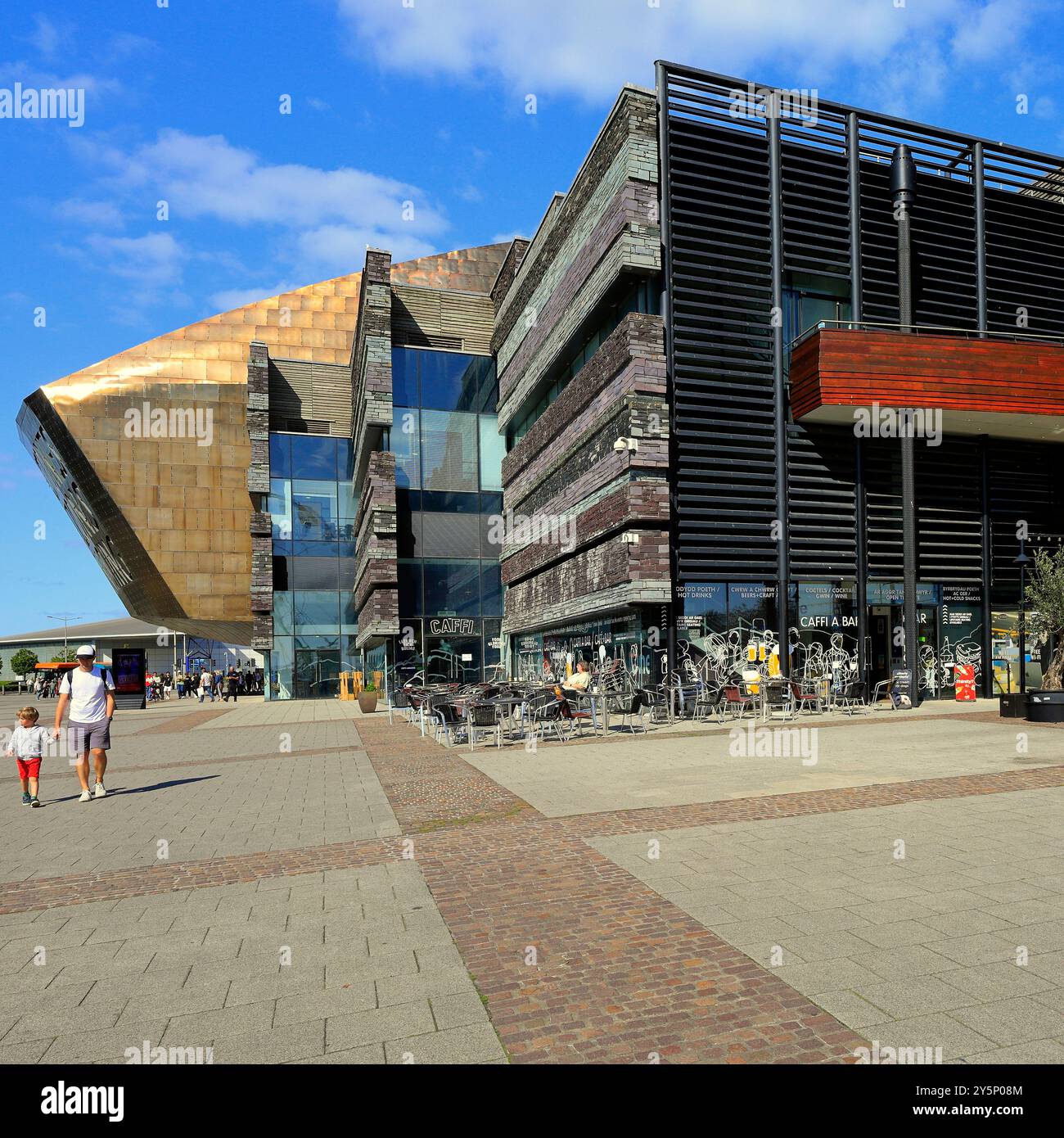 Sala concerti Wales Millennium Centre e sede della Welsh National Opera (WNO). Cardiff Bay, Galles del Sud, Regno Unito. Foto Stock