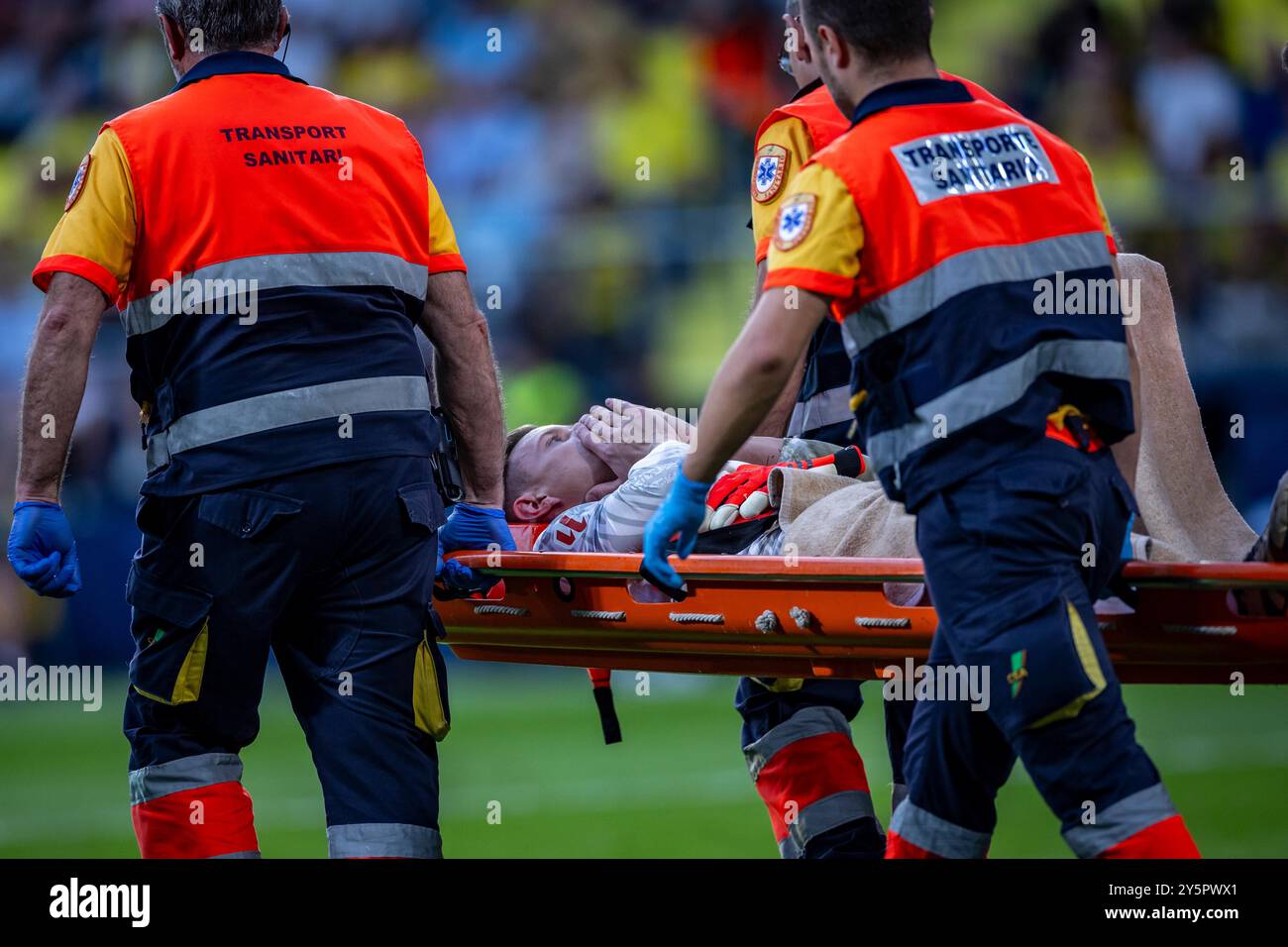 Villarreal, Germania. 22 settembre 2024. Fussball la Liga 6. Spieltag FC Villarreal - FC Barcelona am 22.09.2024 im Estadio de la ceramica a Villareal Marc-Andre ter Stegen ( Barcellona ) wird verletzt vom Platz getragen foto: Revierfoto crediti: ddp media GmbH/Alamy Live News Foto Stock