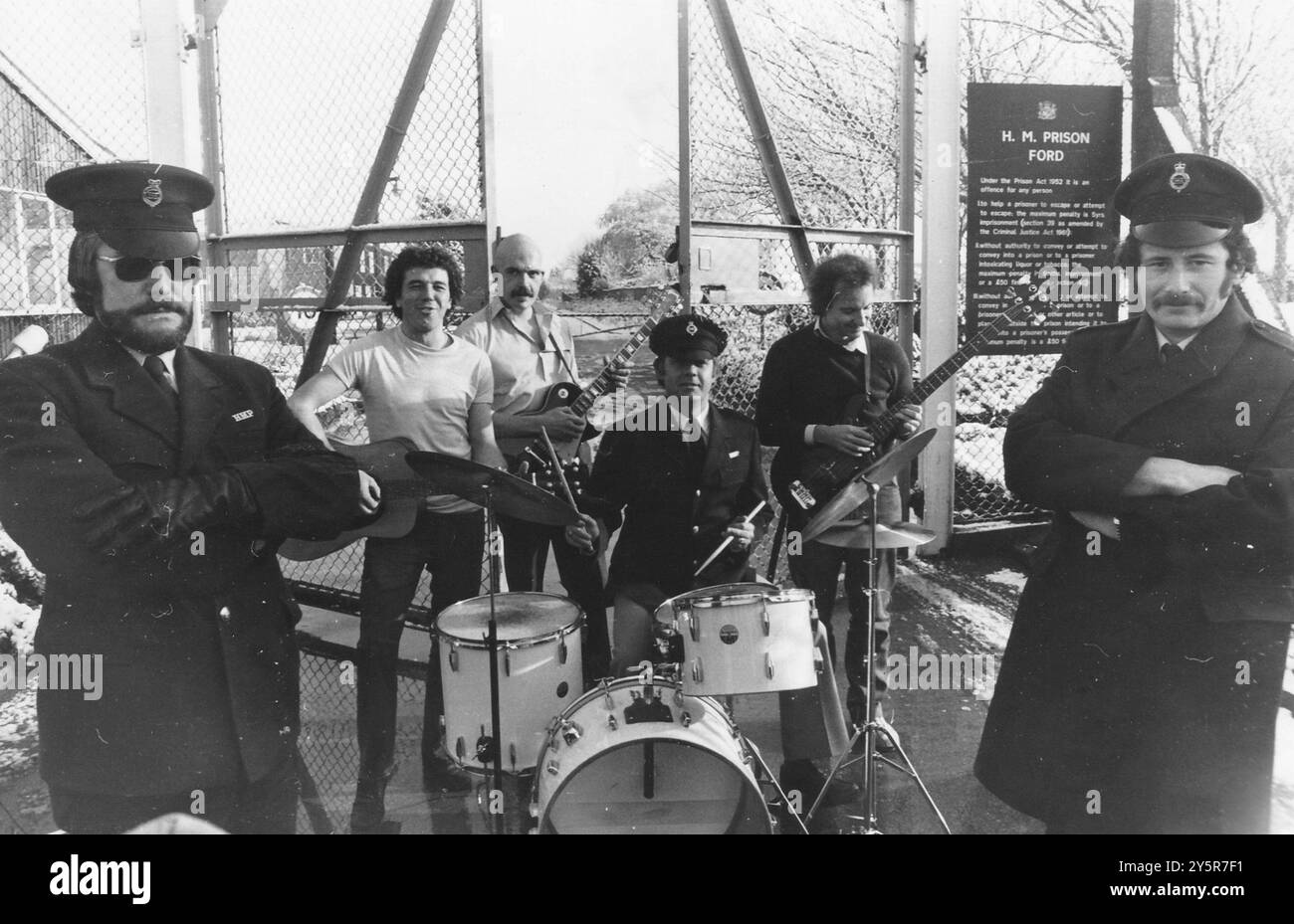 THE FORD OPEN PRISON POP GROUP, L EFT TO RIGHT, BARRY LOCKWOOD, CHRIS SEGGLES, EDDIE LATRIELLE E GRAHAM BEARDWELL. 1991 PIC MIKE WALKER 1991 Foto Stock