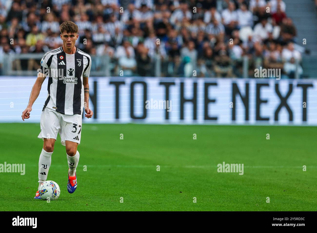 Torino, Italia. 21 settembre 2024. Nicolo Savona della Juventus FC visto in azione durante la partita di calcio di serie A 2024/25 tra Juventus FC e SSC Napoli all'Allianz Stadium. FINAL SCOREJuventus 0 | 0 Napoli (foto di Fabrizio Carabelli/SOPA Images/Sipa USA) crediti: SIPA USA/Alamy Live News Foto Stock