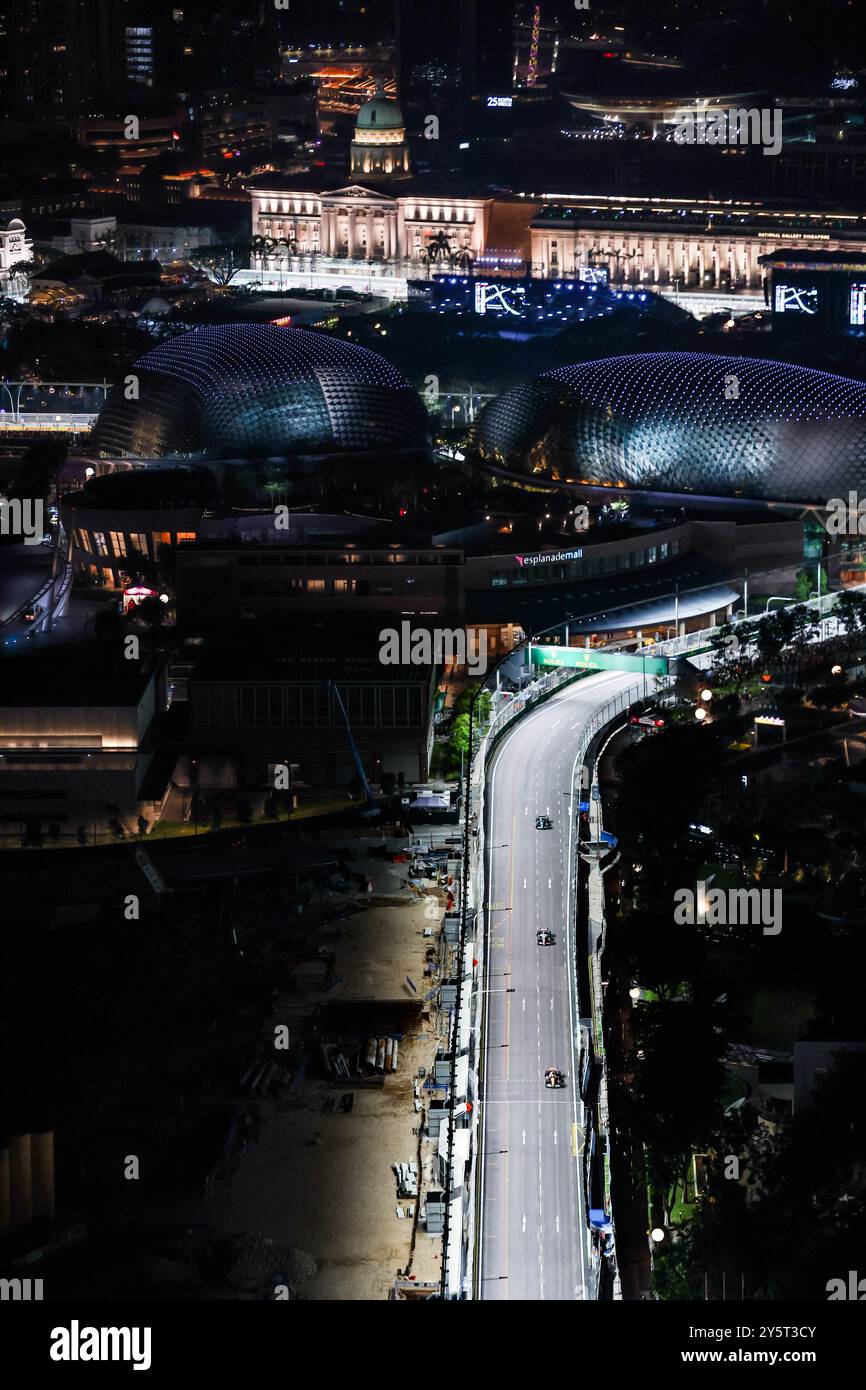 81 PIASTRI Oscar (aus), McLaren F1 Team MCL38, 20 MAGNUSSEN Kevin (den), Haas F1 Team VF-24 Ferrari, azione durante il Gran Premio di Formula 1 di Singapore 2024, 18° round del Campionato del mondo di Formula 1 2024 dal 20 al 22 settembre 2024 sul circuito di Marina Bay, a Singapore, Singapore Foto Stock