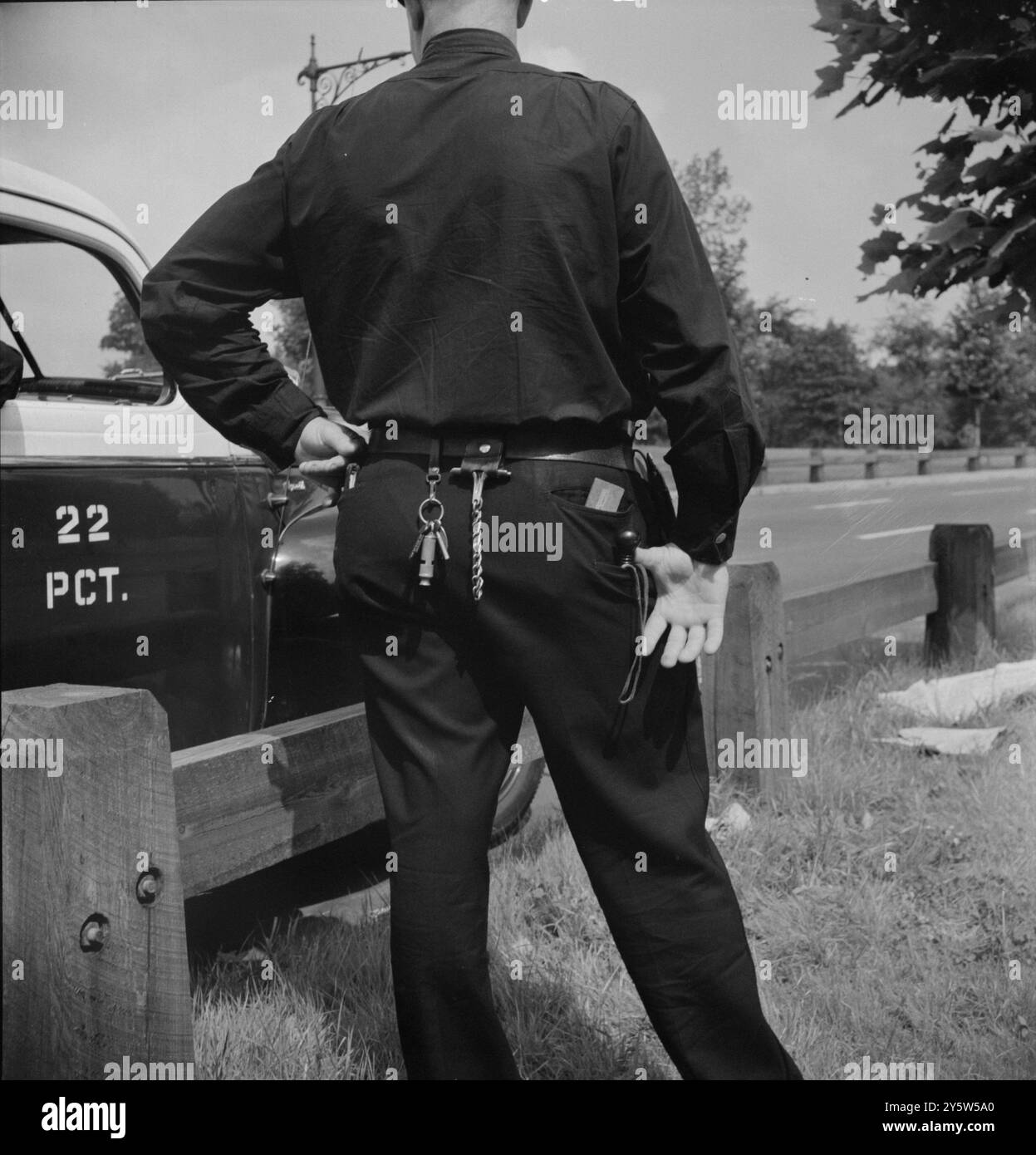 America degli anni '1940 Foto d'epoca di un poliziotto irlandese-americano a Central Park. New York. Settembre 1942 Foto Stock