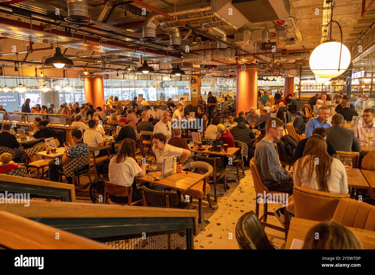 Wetherspoon pub Waterloo Station Foto Stock