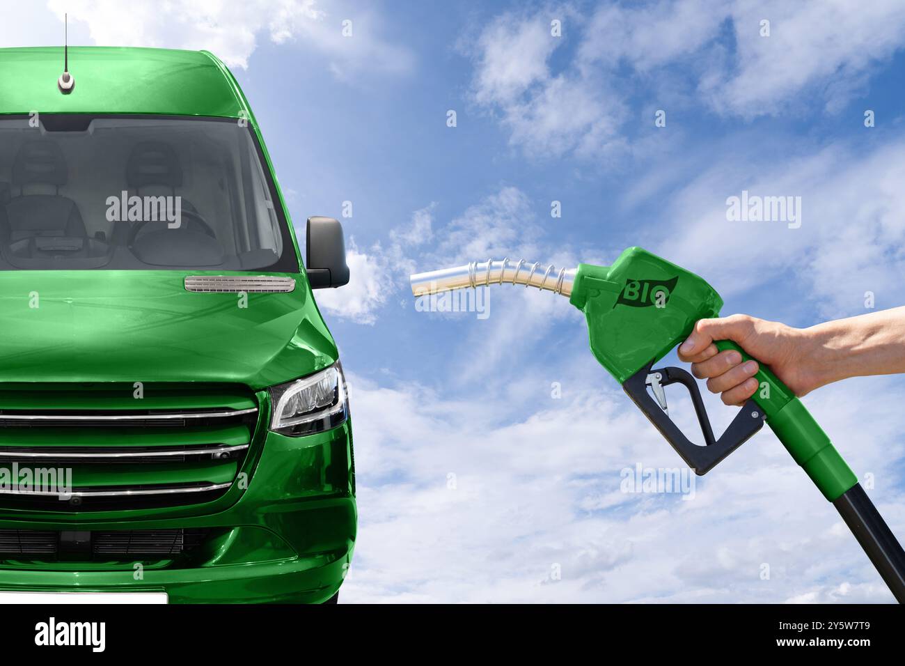 Furgone con stazione di rifornimento di biocarburante. Flotta verde. Foto Stock