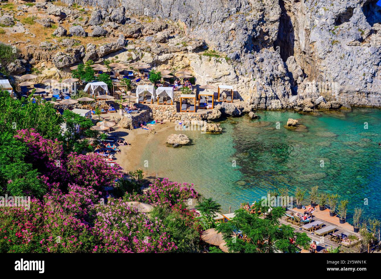 Spiaggia di St. Paul - Paralia Agios Pavlos - Paradise Bay a Lindos - destinazione di viaggio a Rodi, Grecia Foto Stock