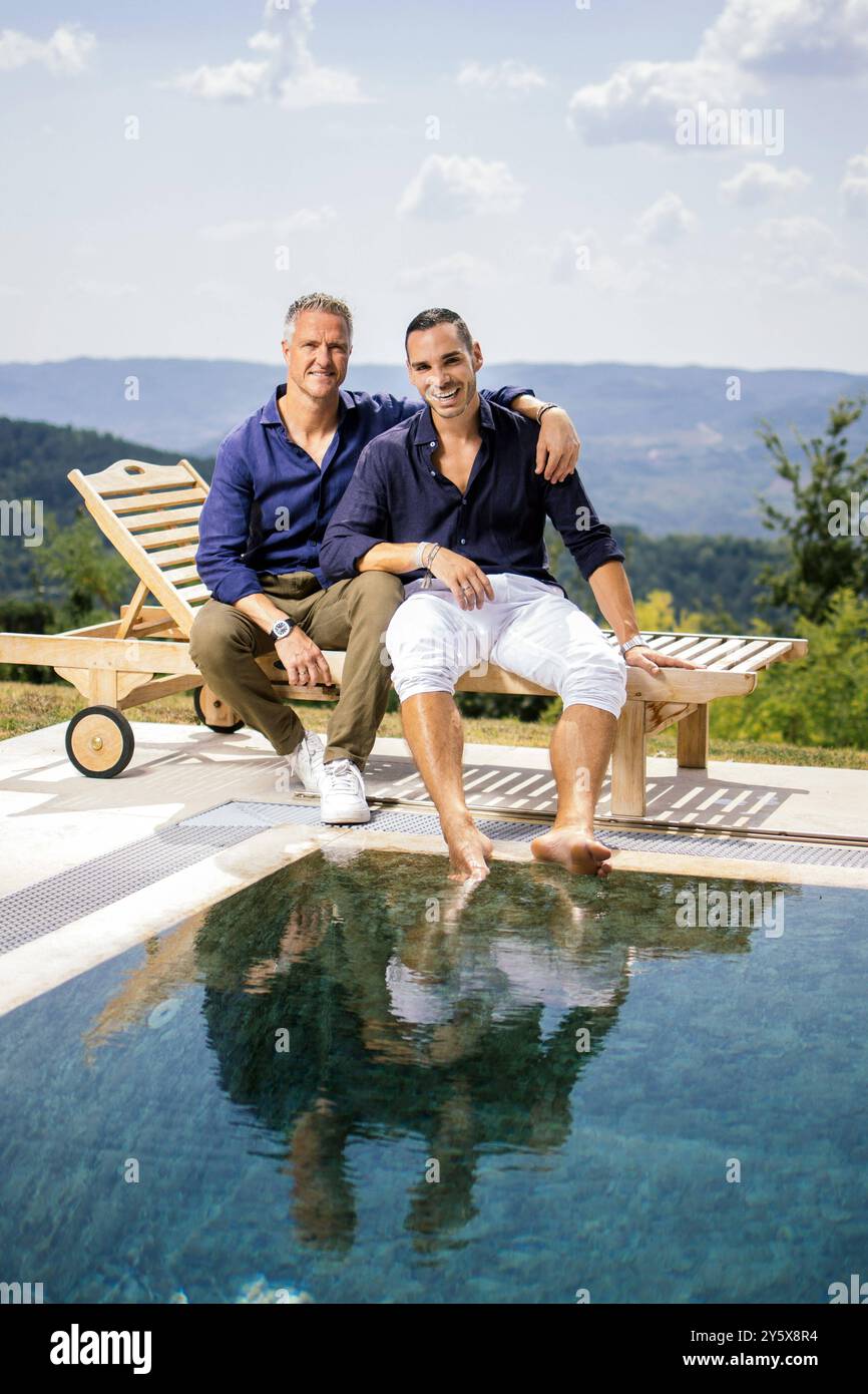 Oprtalj, 210824. Ralph Schumacher, ex pilota di Formula 1, vendemmia e cantina. Nella foto: Ralf Schumacher e il suo partner Etienne Bousquet-Cassagne. Foto: Vedran Peteh / CROPIX Copyright: XxVedranxPetehx schumacher_oprtalj45-210824 Foto Stock