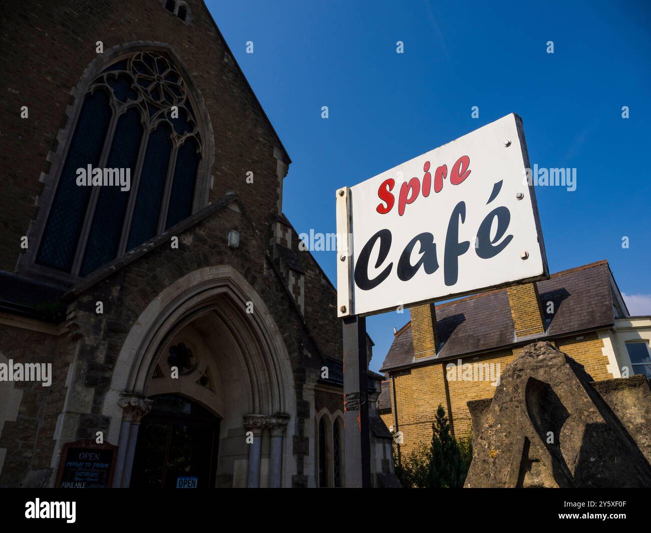 Local Independent Cafe, Spire Cafe, Community Cafe, United Reformed Church, Farnham, Surrey, Inghilterra, Regno Unito, Gran Bretagna. Foto Stock