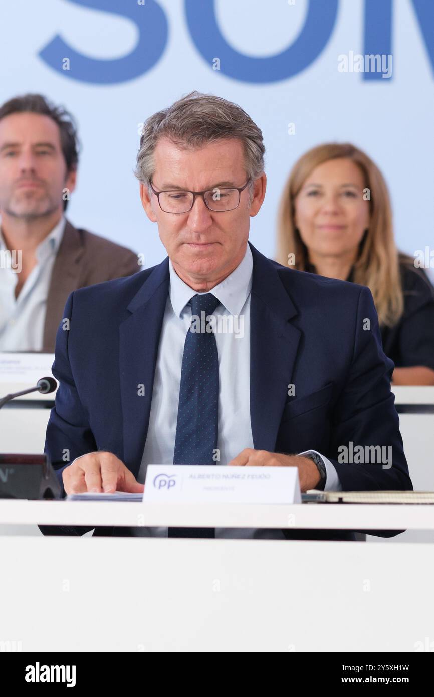 Madrid, Spagna. 23 settembre 2024. Il presidente del Partito Popolare Alberto Nuñez Feijoo durante una riunione del Comitato Esecutivo Nazionale del PP presso l'hotel Eurobuldon a Madrid, 23 settembre 2024 Spagna Credit: SIPA USA/Alamy Live News Foto Stock