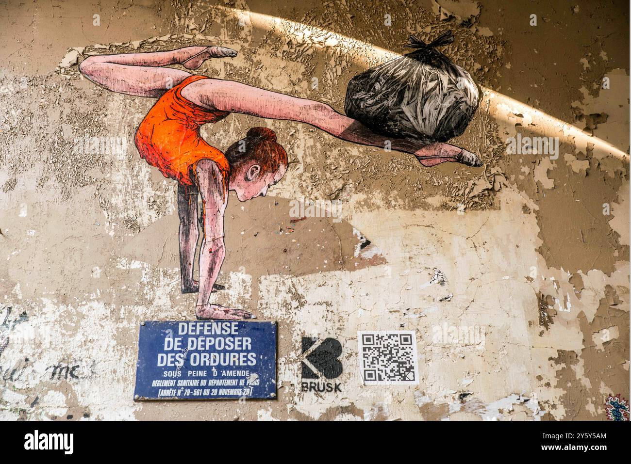 Parigi, Francia. 23 settembre 2024. Artista di strada francese, Brusk espone le sue opere d'arte ispirate ai Giochi Olimpici di Parigi del 2024 a Parigi, Francia, il 23 settembre 2024. Foto di Denis Prezat/ABACAPRESS. COM credito: Abaca Press/Alamy Live News Foto Stock