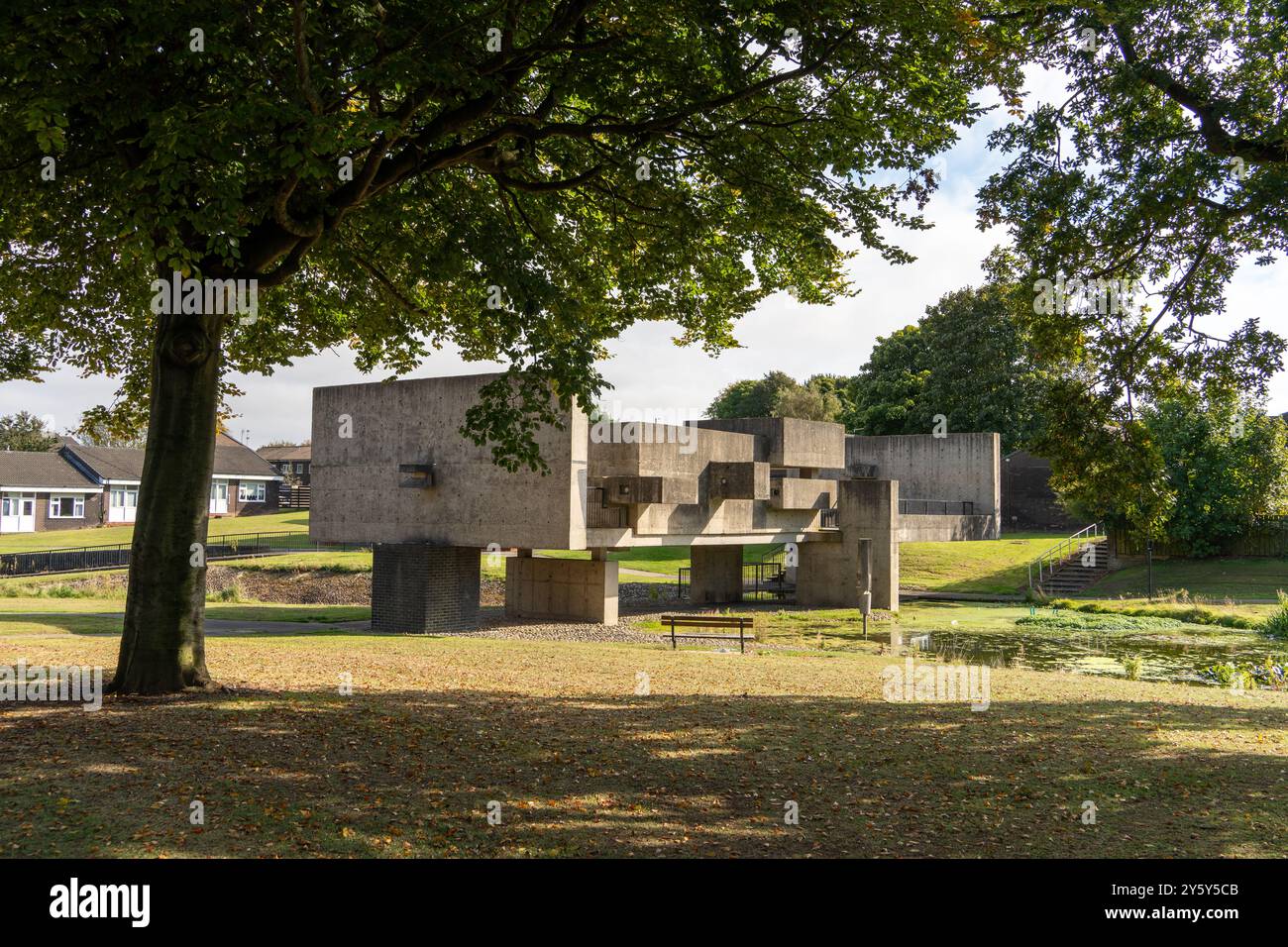 Peterlee, contea di Durham, Regno Unito. Apollo Pavilion di Victor Pasmore - un'opera di architettura d'arte pubblica nella città nuova. Foto Stock