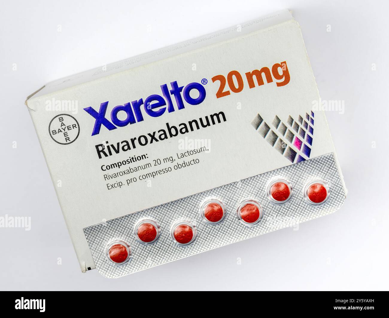 Zurigo, Svizzera - 16 maggio 2024: Xarelto (rivaroxaban) è un farmaco anticoagulante della società Bayer utilizzato per prevenire e curare i coaguli di sangue Foto Stock
