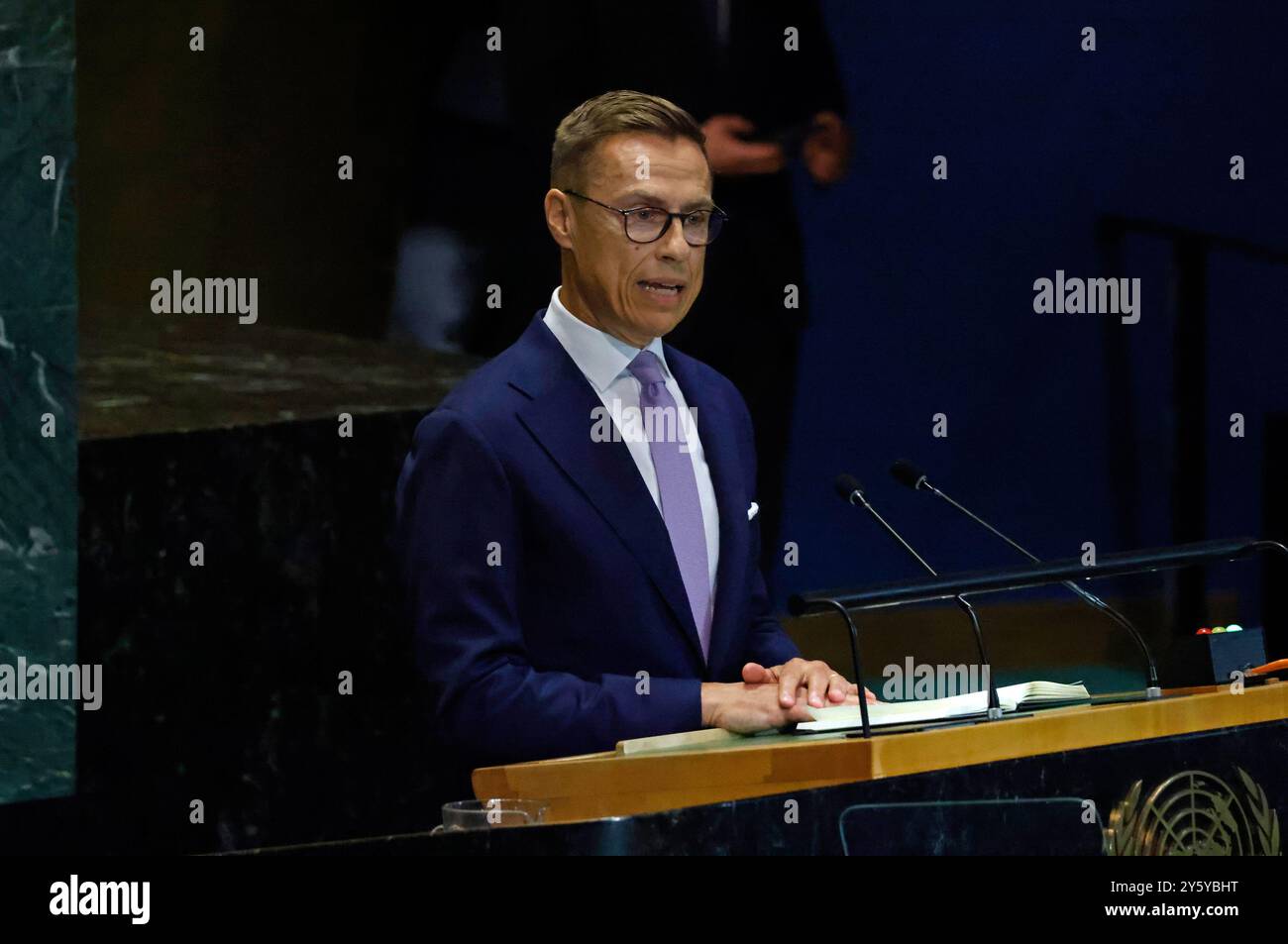 New York, Stati Uniti. 22 settembre 2024. Alexander Stubb, Presidente della Repubblica di Finlandia, interviene al "Vertice del futuro” durante la 79a sessione dell'Assemblea generale delle Nazioni Unite nella sala dell'Assemblea generale delle Nazioni Unite presso la sede delle Nazioni Unite lunedì 23 settembre 2024 a New York. Foto di Peter Foley/UPI credito: UPI/Alamy Live News Foto Stock