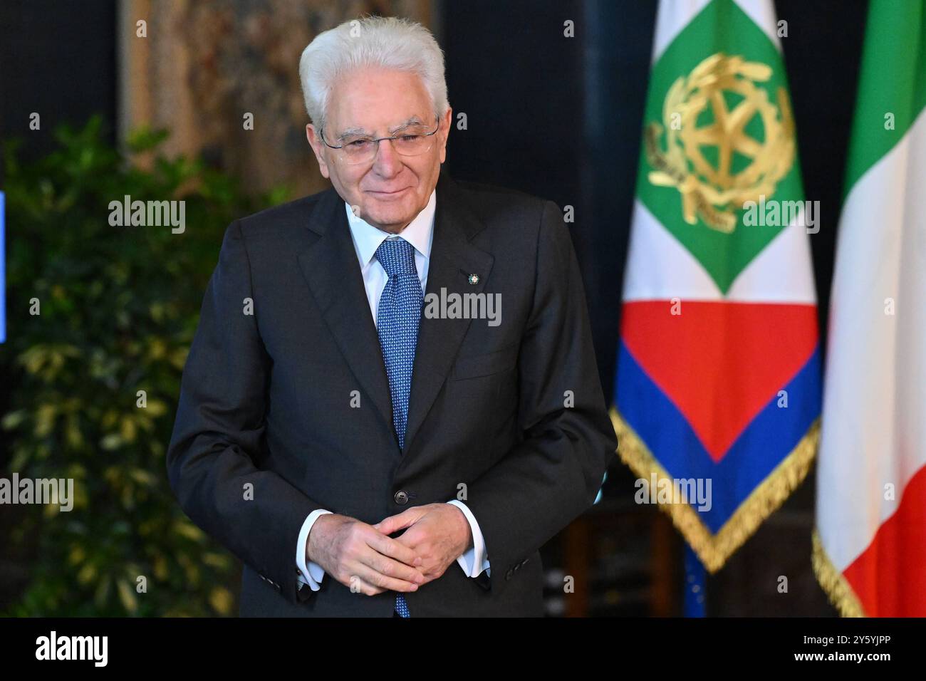 News - la cerimonia di ritorno della bandiera degli atleti italiani di ritorno dalla Parigi 2024 Sergio Mattarella durante la cerimonia di ritorno della bandiera degli atleti italiani di ritorno dai Giochi Olimpici e Paralimpici di Parigi 2024 al Quirinale il 23 settembre 2024 a Roma, Italia. Roma Palazzo del Quirinale Italia Copyright: XDomenicoxCippitellix/xLiveMediax LPN 1535431 Foto Stock