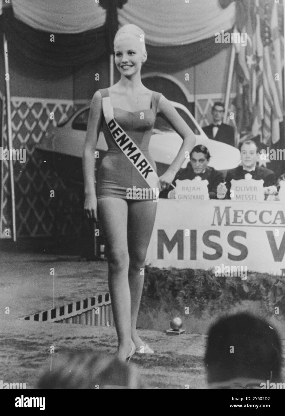 INTERROGATA SUL RAPIMENTO DI PEUGEOT Londra, Inghilterra, Regno Unito : Lise Bodin, ex Miss Danimarca, vista durante il concorso Miss mondo a Londra, 1960. La signorina Bodin è stata recentemente interrogata in merito al rapimento, lo scorso anno, del nipote di 4 anni di M Peugeot, magnate delle automobili francesi. 21 MARZO 1961 Foto Stock