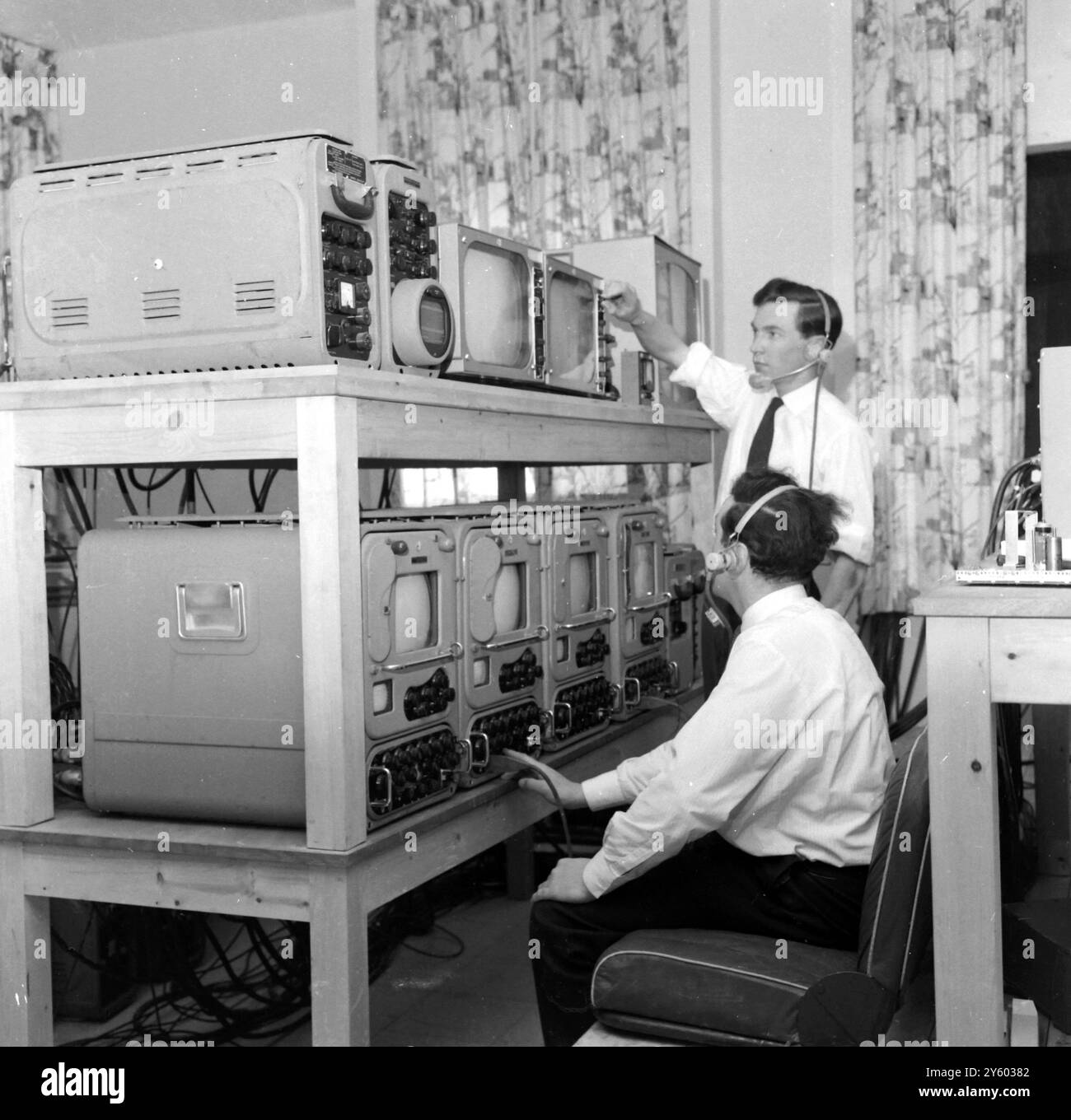 PREPARATIVI PER IL PROCESSO - L'AULA DI TRIBUNALE NAZISTA ADOLF EICHMANN A GERUSALEMME, 15 MARZO 1961 Foto Stock