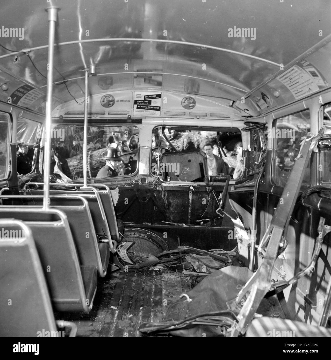 TRAGICO INCIDENTE - INTERNO DI UN AUTOBUS A LONDRA 6 FEBBRAIO 1961 Foto Stock