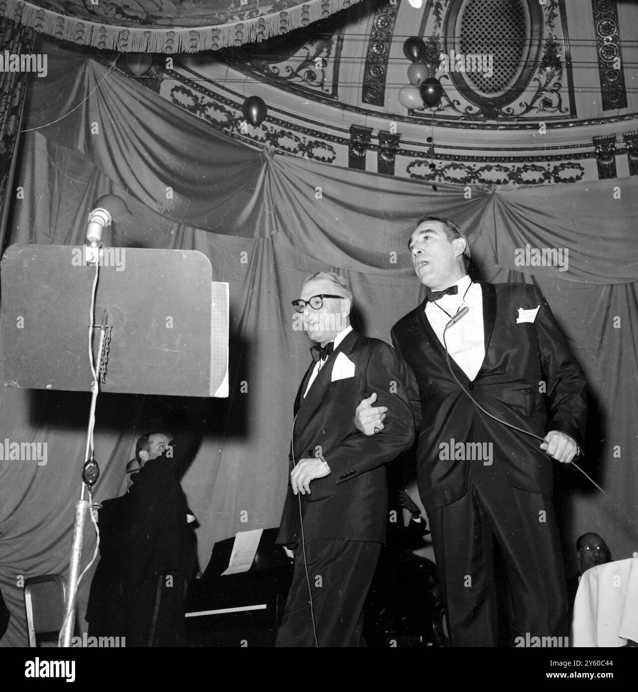 ATTORI LAURENCE OLIVIER E ANTHONY QUINN 13 GENNAIO 1961 Foto Stock