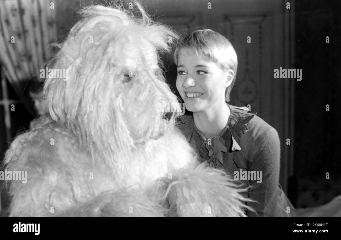 TEATRO SCALA PETER PAN JULIA LOCKWOOD PETER DOG NANA 13 DICEMBRE 1960 Foto Stock