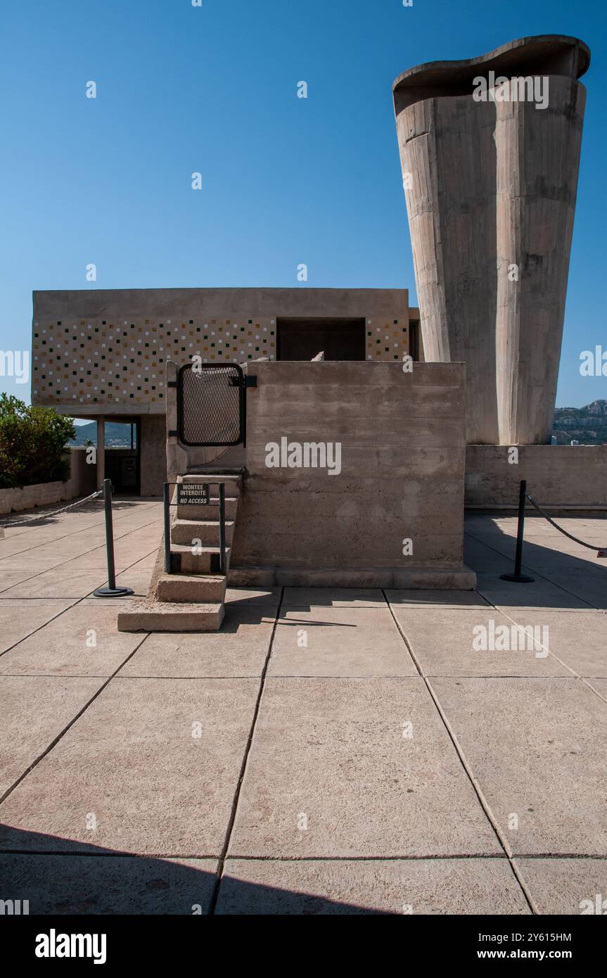 Sulla terrazza dell'Unité d'Habitation de Marseille di le Corbusier, nota anche come Cité Radieus France Foto Stock