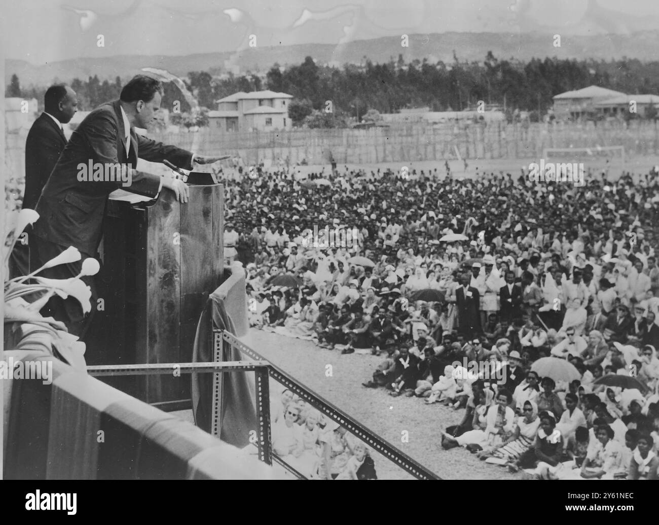 GRAHAM BILLY PARLA ALLA FOLLA ADDIS ABAB 12 MARZO 1960 Foto Stock