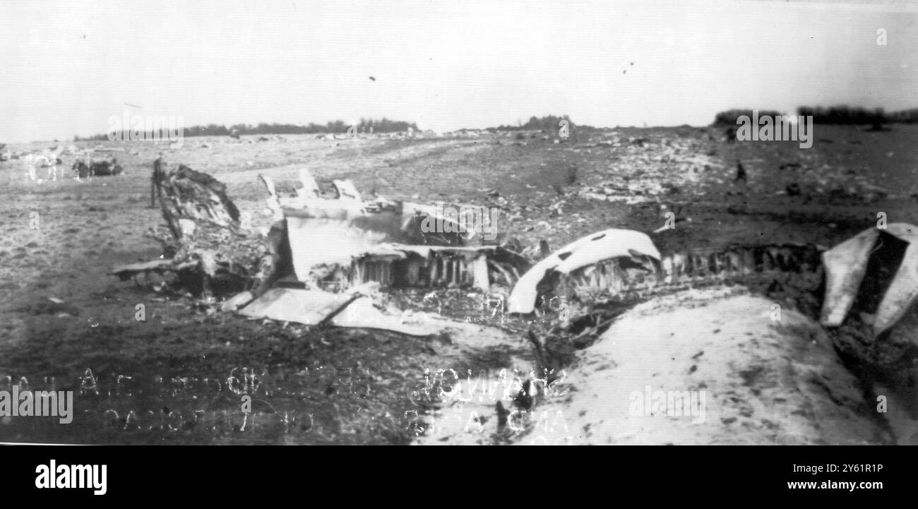 RESTI CARBONIZZATI DI UN AEREO ITALIANO CHE SI SCHIANTÒ DURANTE IL DECOLLO DA SHANNON AIRCRAFT 26 FEBBRAIO 1960 Foto Stock