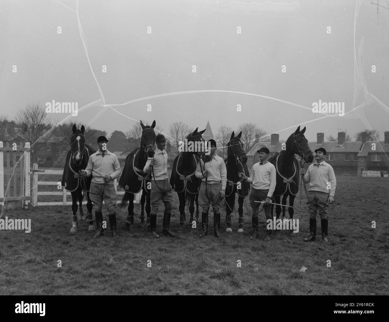 SQUADRA OLIMPICA AUSTRALIANA DI SALTO DI CAVALLO 22 FEBBRAIO 1960 Foto Stock